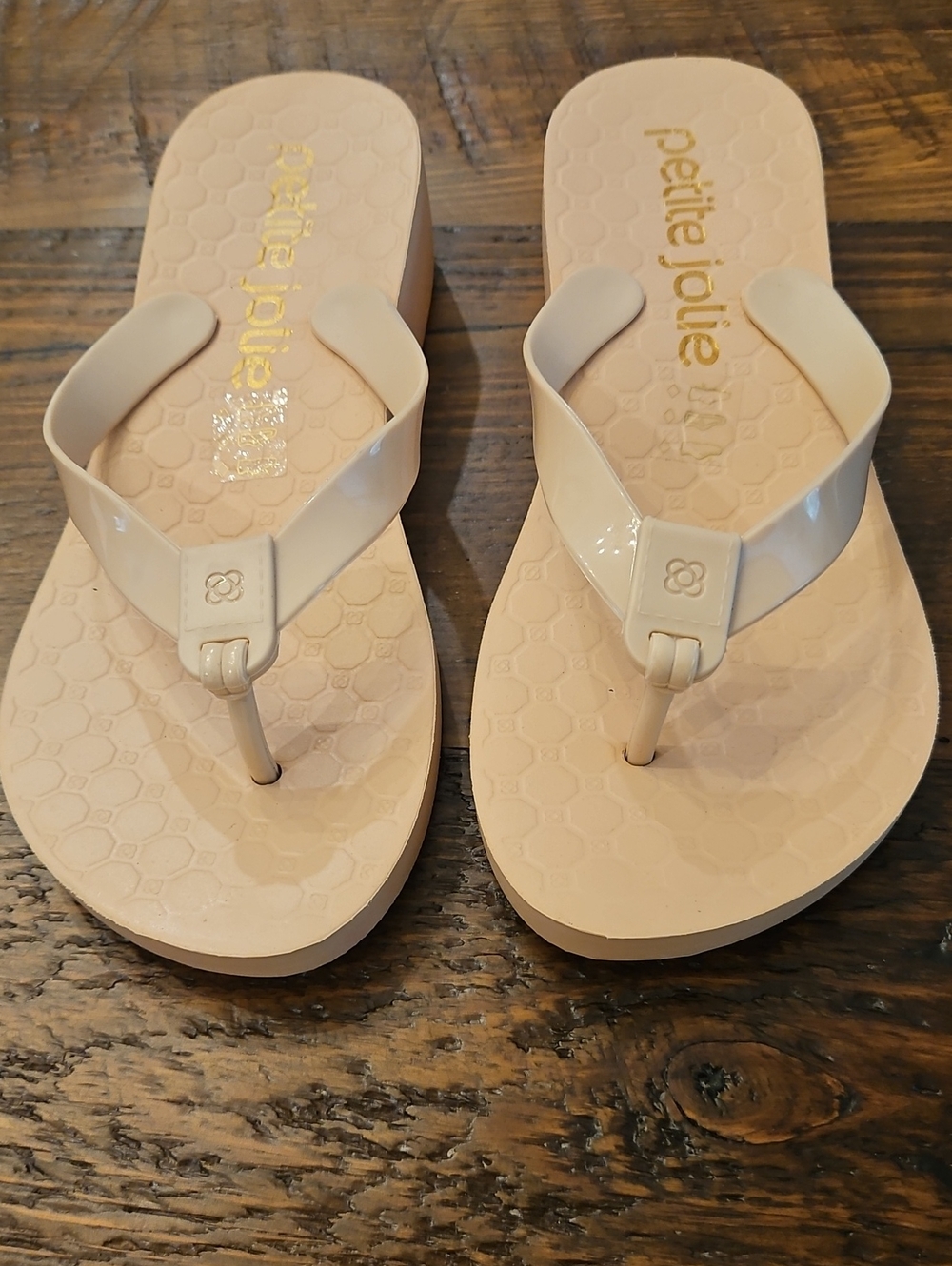 NWOT Petite Jolie Wedge  Women's Beige Flip Flop Sandals